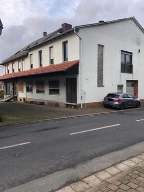 Foto - 20 Zimmer Mehrfamilienhaus, Wohnhaus in Romrod