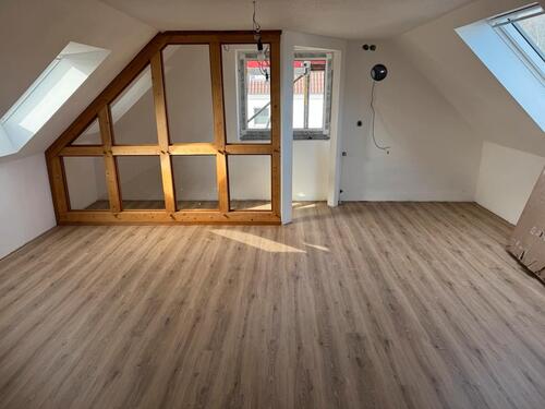 Foto - Hell Modernisiert Wohnung - 988,00&nbsp;EUR Kaltmiete, ca.&nbsp; 60,00&nbsp;m&sup2;