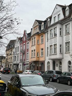 Foto - Stil Altbau mit Innenhof und Parkplätzen, Düsseldorf, Oberkassel