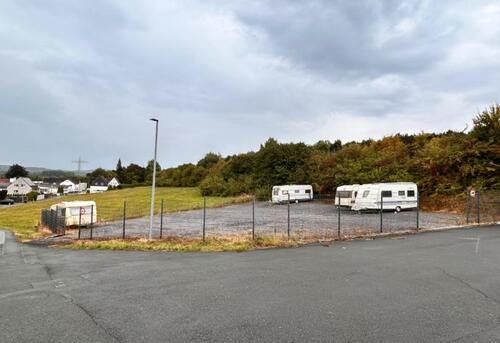 Foto - Außenstellplätze in Menden und Hemer– Parkplatz für Wohnwagen PKW