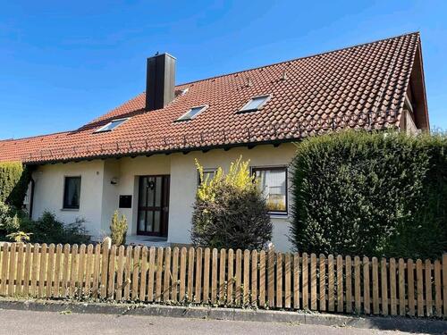 Foto - REIMLINGEN - schöne 3-Zimmer- Dachgeschosswohnung zu vermieten