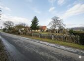 Foto - Wohhaus mit Stall- ud Garagengebäude 1948 m² großes Grudstück