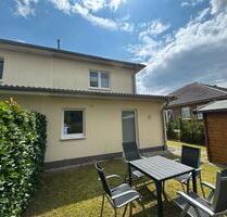 Schmucke Doppelhaushälfte auf Eigenland mit Terrasse zu verkaufen - Grömitz