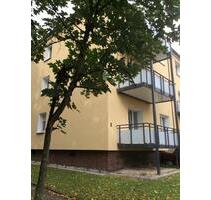 Familien willkommen - Teilsanierte 5-Zimmer-Wohnung mit Balkon - Wiesbaden Biebrich