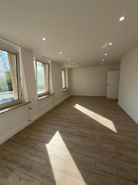 Foto - Renovierte EG-Wohnung mit 400m2 Garten!