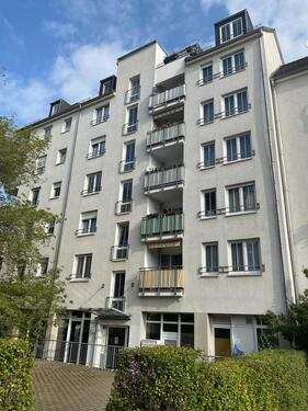 Foto - Helle 2-Raum-Wohnung mit Wanne, kleineren Eckbalkon am großen Wohnzimmer (ca. 25 m2) im Stadtzentrum!