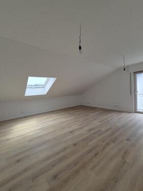 Foto - 2 Zi.-DG Wohnung (Erstbezug) mit Balkon
