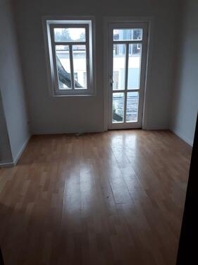 Foto - 1,5 Zi.-Whg. zu verm. ab Juni mit Dachterrasse