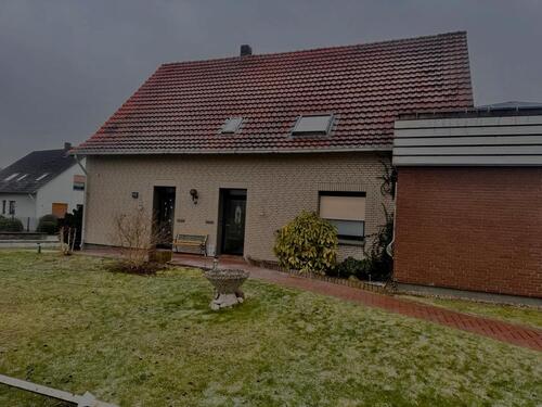 Foto - Zweifamilienhaus - 359.000,00&nbsp;EUR Kaufpreis, ca.&nbsp; 240,00&nbsp;m&sup2;