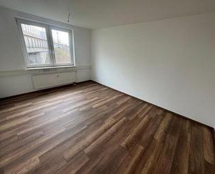 4 12 Zimmer Wohnung zu vermieten - Halle (Saale) Silberhöhe