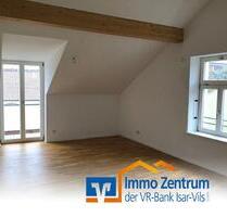 Dachgeschoßwohnung mit gehobener Ausstattung für Single oder Paar im Zentrum von Vilsbiburg