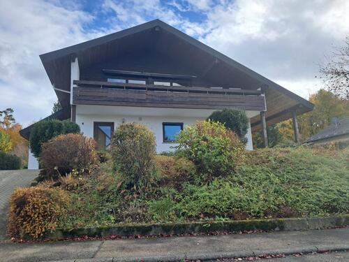 Foto - Einfamilienhaus zu vermieten - 1.000,00 EUR Kaltmiete, ca.  206,00 m²