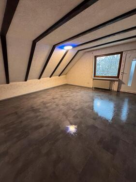 Foto - 4.5 Zimmer Dachgeschoßwohnung zur Miete in Mössingen