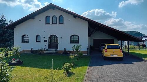 Foto - Sehr schönes und gepflegtes Einfamilienhaus mit Einligerwohnung