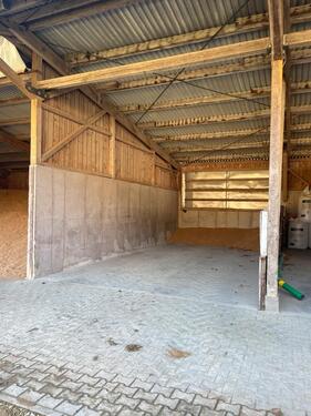 Foto - Unterstellplatz - 100,00 EUR Miete,