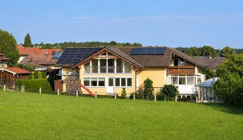 Foto - Haus mit 3 Wohnungen und Indoor-Pool, günstige Heizkosten