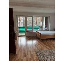 Geräumige 6‑Zimmer Wohnung in Bischoffen