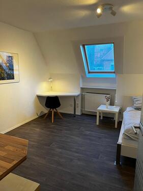 Foto - Voll möbliertes Zimmer (ca25 m²) – sofort bezugsfertig – Top Lage