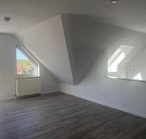 Schöne Maisonette-3-Raum-DG-Wohnung mit Balkon in Wilkau-Haßlau