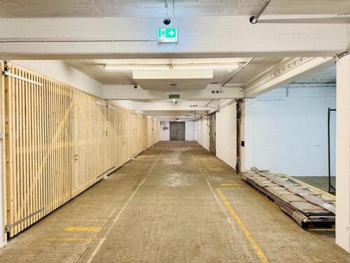Foto - Storage-Box 50 m² - breite Zufahrt, Rolltor, ideal für Fahrzeuge & Lagerzwecke
