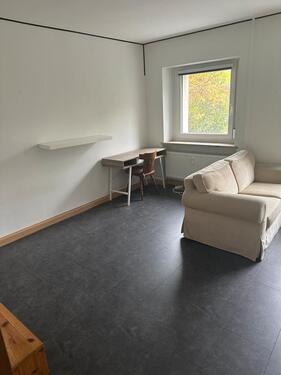 Foto - Möblierte Zwei Zimmer Wohnung mit Balkon bis Ende des Jahres