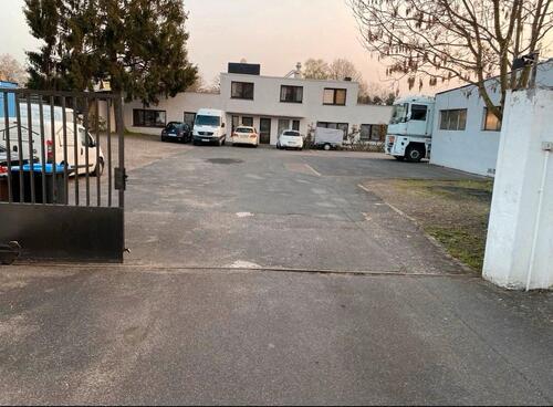 Foto - [ZENTRAL] StellplatzParkplatzWohnmobilTransporterKastenwagen