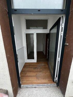 Foto - Frisch saniert: Moderne 2,5-Zimmer-Wohnung mit separatem Eingang