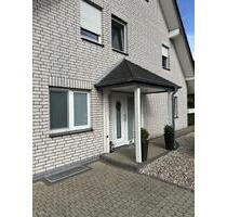 Möblierte Nichtraucher DG-Wohnung - Schloß Holte-Stukenbrock