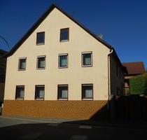 Haus mit Nebengebäuden u. Grünflächen in Stockheim-Privatverkauf - Oberstreu