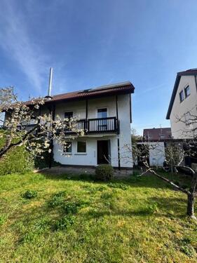 Foto - Charmantes Einfamilienhaus mit Garten und Garage in Karlsruhe