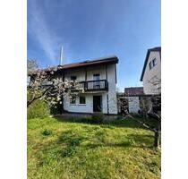 Charmantes Einfamilienhaus mit Garten und Garage in Karlsruhe