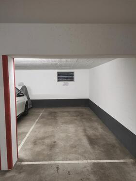 Foto - Tiefgaragenstellplatz für Auto und Motorrad in der Schevemoorer L