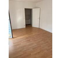 1 Zimmer Wohnung Flur Bad Balkon Stellplatz - Bielefeld Schildesche