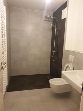 Foto - Moderne Wohnung mit Terrasse & Einbauküche