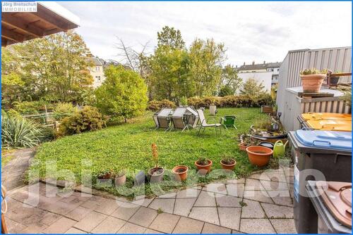 Foto - 4 R Wohnung nach Renovierung , neue moderne Heizung, Bad mit Wanne und Fenster, großes Grundstück.