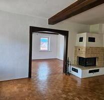 4-5 Zimmer-Wohnung mit großer Küche, Bad, Balkon - Pretzfeld