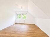 Foto - Wunderschöne renovierte 2-Zi.-Whg mit Balkon