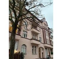 Renovierte, helle und großzügige Altbauwohnung - Berlin Spandau