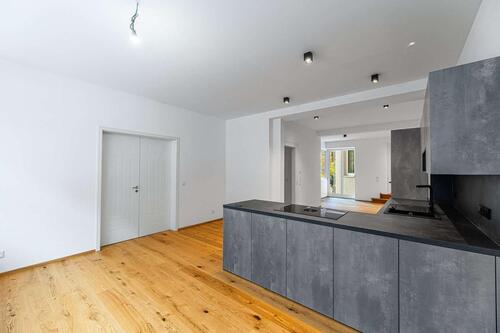 Foto - HEGERICH: Elegante Altbauwohnung in Erlangen - hell und hochwertig saniert