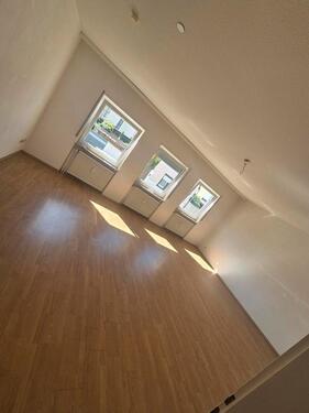 Foto - Helle 4 Zimmer Wohnung - 1.250,00 EUR Kaltmiete,
