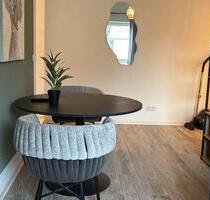 Renovierte Wohnung und Garage in Köln Deutz zum Verkauf