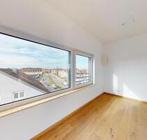 REMAX - Moderne Dachterrassenwohnung mit schöner Aussicht - Ingolstadt Nordost