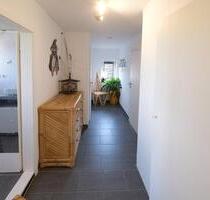 Ruhig wohnen in einer hellen vollmöbelierten Dachwohnung - Bad Kissingen