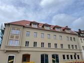 Foto - Sanierte 2-Raum-Wo, EK und Fahrstuhl, zentral, Nähe Bahnhof
