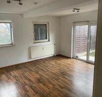 Erdgeschoss Wohnung mit Terrasse - Ober-Olm