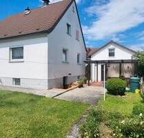 Einfamilienhaus mit 2 Garagen in Ebersdorf b Coburg - Ebersdorf bei Coburg