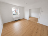Foto - **Renovierte Wohnung im Erdgeschoss mit eigenem Garten gewünscht? Dann zugreifen!**