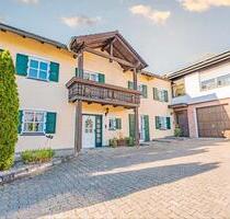 Großes Anwesen mit 2 Wohneinheiten, Lagerfläche & 7.500m2 Grund - Geiselhöring