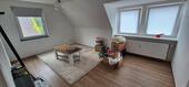 Foto - Schöne 3-Zimmer-Dachgeschosswohnung im Altbau mit Einbauküche (EA2)