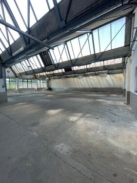 Foto - Lagerhalle, Gewerbehalle, sofort einziehbar, Top Lage